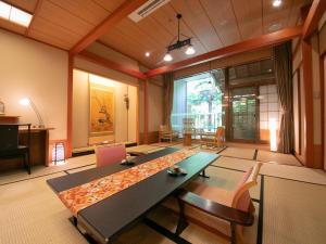Posezení v ubytování Iwakuni Kokusai Kanko Hotel