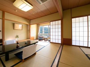 Posezení v ubytování Iwakuni Kokusai Kanko Hotel