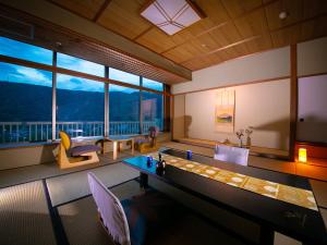 Posezení v ubytování Iwakuni Kokusai Kanko Hotel