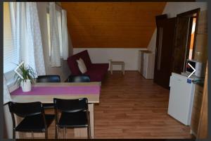 Kuchyň nebo kuchyňský kout v ubytování Apartmány Maruška