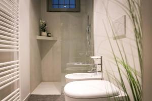 A bathroom at MAMELI PREMIUM by IDEA MONFERRATO sas