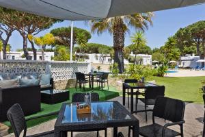 Κήπος έξω από το Prado Villas