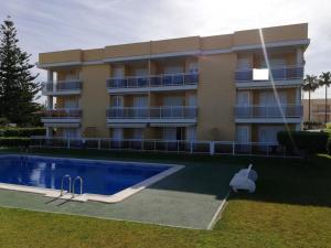 Bazén v ubytovaní PRIMERISIMA LINES DE PLAYA AP10 apartamento alebo v jeho blízkosti