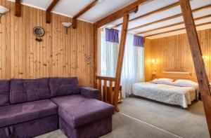 Postel nebo postele na pokoji v ubytování LAVANDA country club + 37 fotografií