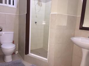 Atlantic Breeze Apartments, Canouan Island的一间浴室