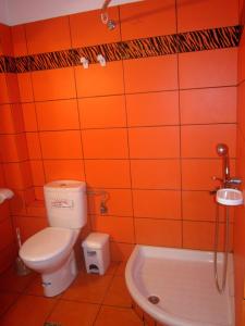A bathroom at EVANS Skiathos