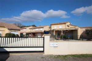 Gallery image of Belle maison de vacances 100m de la plage 3 chambres 6 couchages 2 terrasses parking LXDOUANE8 in Portiragnes