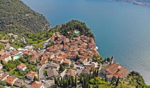 מבט מלמעלה על Villetta Sogno sul Lago by Gardadomusmea