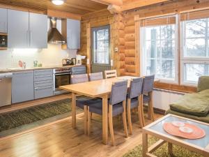 Køkken eller tekøkken på Holiday Home Kotka by Interhome