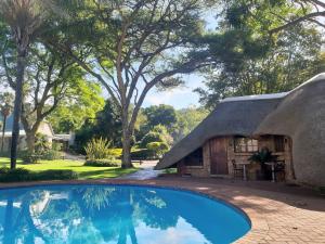 Bazén v ubytování Haggards on Hilldrop nebo v jeho okolí