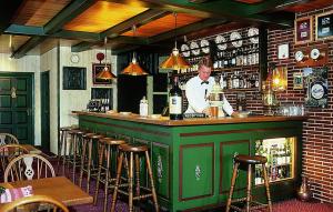 Lounge nebo bar v ubytování St. Binderup Kro