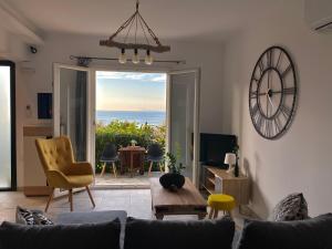 Posezení v ubytování Coralli Pentati 2 "Dimitris Apartments"