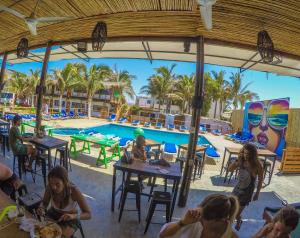 Πισίνα στο ή κοντά στο Wild Rover Beach Mancora