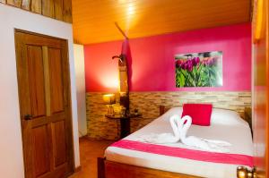 Ένα ή περισσότερα κρεβάτια σε δωμάτιο στο LA DOLCE VITA - on the Beach - Samara +128 φωτογραφίες