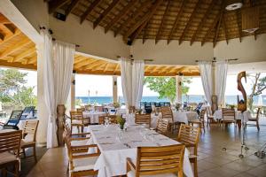 Restoran või mõni muu söögikoht majutusasutuses Amazing Condos at Sosua Ocean Village