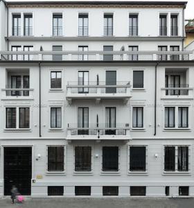 Gallery image of Aria Boutique Apartments Farneti in Milan