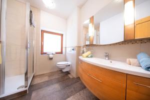 Koupelna v ubytování Ferienwohnungen Behamhof + 37 fotografií