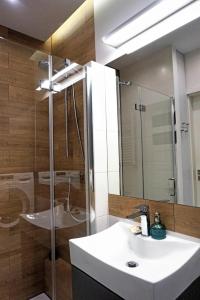 Et badeværelse på Art Apartment + 29 billeder