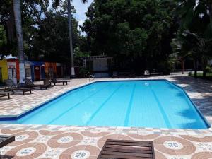 Bazén v ubytování Hotel Mar y Luna nebo v jeho okolí