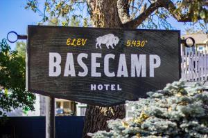 Certificato, attestato, insegna o altro documento esposto da Basecamp Boulder