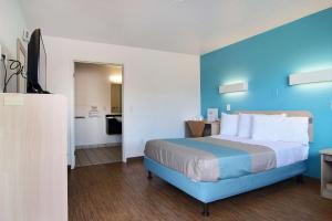 Postel nebo postele na pokoji v ubytování Motel 6-Lubbock, TX