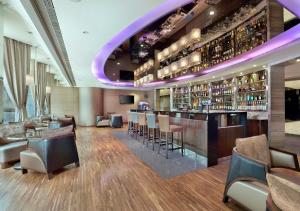 A área de bar ou lounge em The Kowloon Hotel