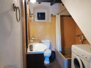 Koupelna v ubytování Arbeli house + 32 fotografií