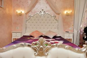 Posteľ alebo postele v izbe v ubytovaní Deluxe rooms and Chilling Jacuzzi Suite Guesthouse