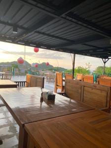 Balkón nebo terasa v ubytování Pesona bali Room and restaurant