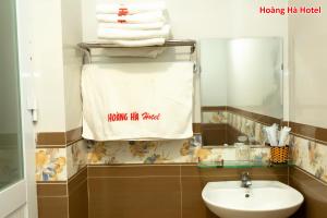 ห้องน้ำของ Hoàng Hà Hotel