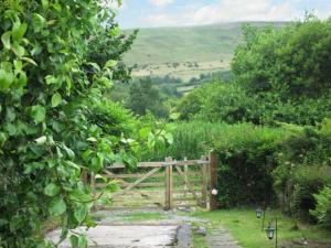 Gallery image of Lothlorien Cottage in Garnant