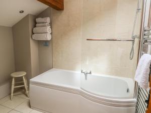 Koupelna v ubytování Barn Owl Cottage At Crook Hall Farm + 18 fotografií