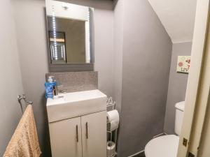 Koupelna v ubytování Fern House