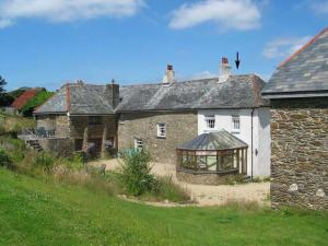 The building in which the holiday home is located