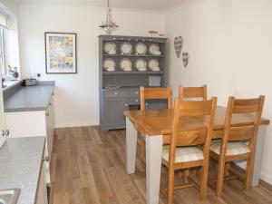 Køkken eller tekøkken på Seashell Cottage + 11 billeder