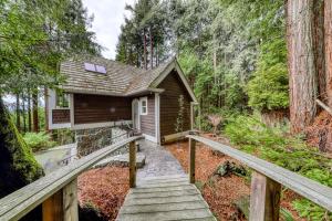 Gallery image of Serene Redwood Retreat in Arcata