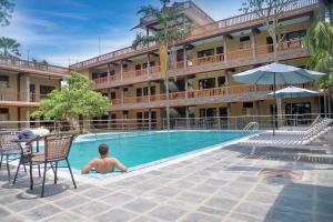 Kolam renang di atau dekat dengan Jungle Safari Lodge- Serenity in the Wild