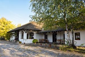 Το κτήριο όπου στεγάζεται  το παραθεριστικό πάρκο