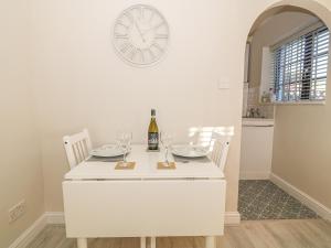 Nápoje v ubytování Holly Cottage