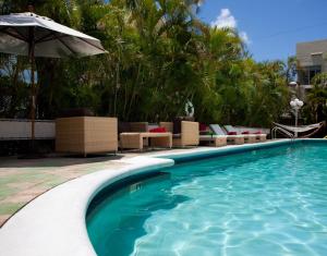 Gallery image of Dorchester Hotel & Suites in Miami Beach