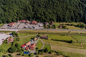 Peisaj natural din apropierea acestei pensiuni