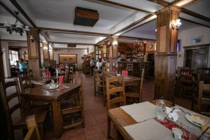 Restaurace v ubytování Pensiune Restaurant ROUTE60
