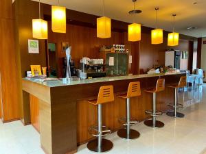 Lounge nebo bar v ubytování Hotel Berga Park