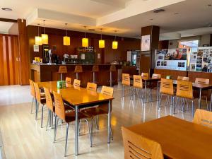 Lounge nebo bar v ubytování Hotel Berga Park