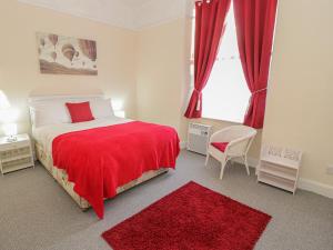 Gallery image of Llys Madoc, First Floor Flat in Penmaen-mawr
