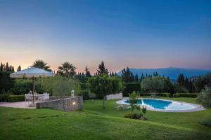 The swimming pool at or close to Marina View Luxury Home