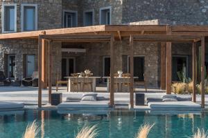 A piscina localizada em Rocabella Mykonos Hotel ou nos arredores