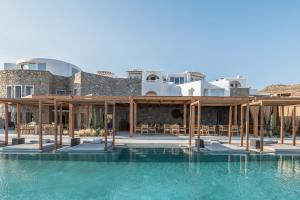 A piscina localizada em Rocabella Mykonos Hotel ou nos arredores