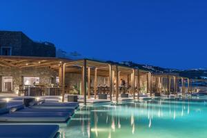 A piscina localizada em Rocabella Mykonos Hotel ou nos arredores
