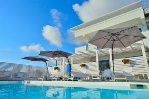Bazén v ubytování Scala dei Turchi Luxury Home nebo v jeho okolí